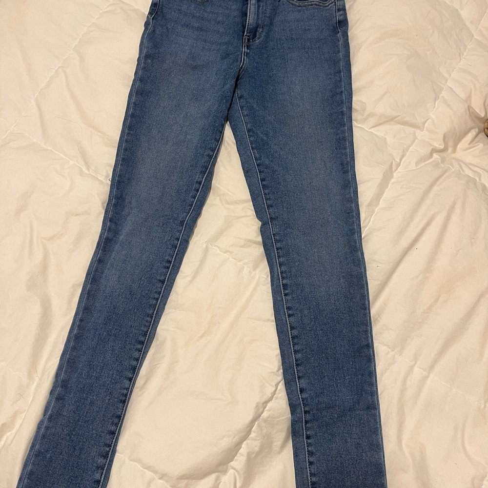 Levi’s Classic Blue Women's Skinny Jeans